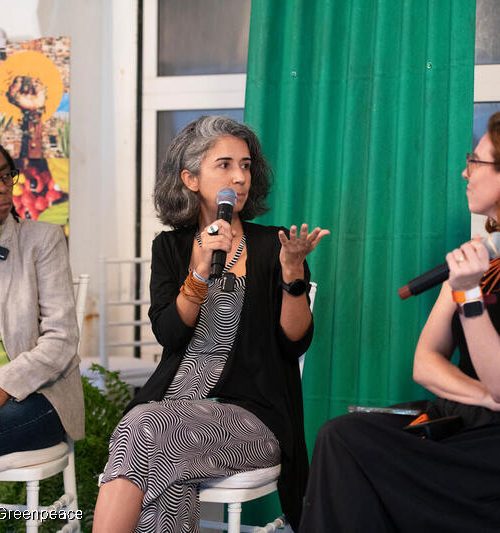 Podcast Mamilos registra edição exclusiva durante viagem no barco do Greenpeace