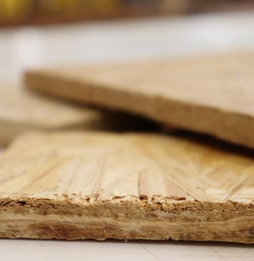 Aprenda marcenaria básica de forma sustentável utilizando materiais reaproveitados.