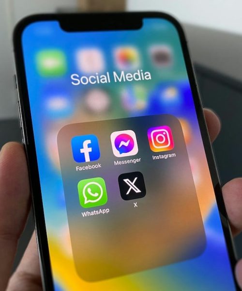 O uso das redes sociais pode intensificar a sensação de solidão
