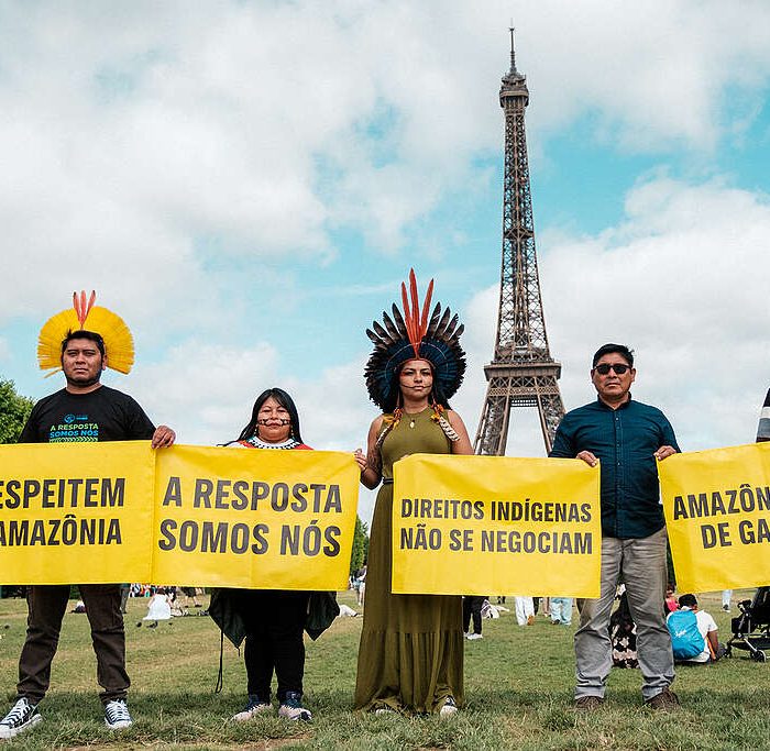 Representantes indígenas e Greenpeace Brasil chegam à Europa para alertar sobre os danos do garimpo ilegal na Amazônia