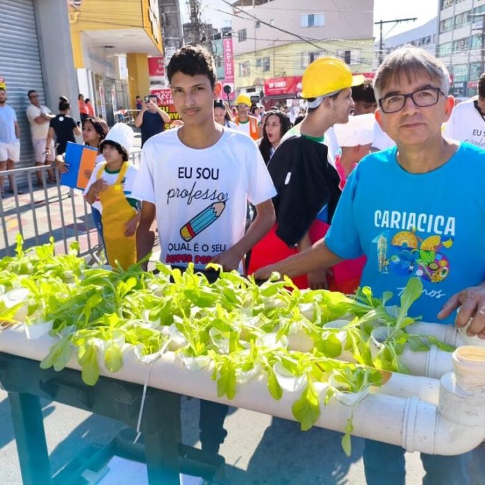 Horta hidropônica transforma práticas de química em aprendizado ao ar livre