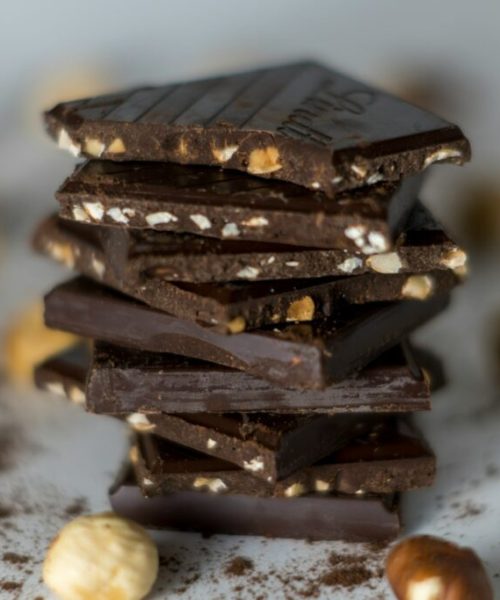 Celebre o Dia do Chocolate: Especialista revela as vantagens do cacau para a saúde